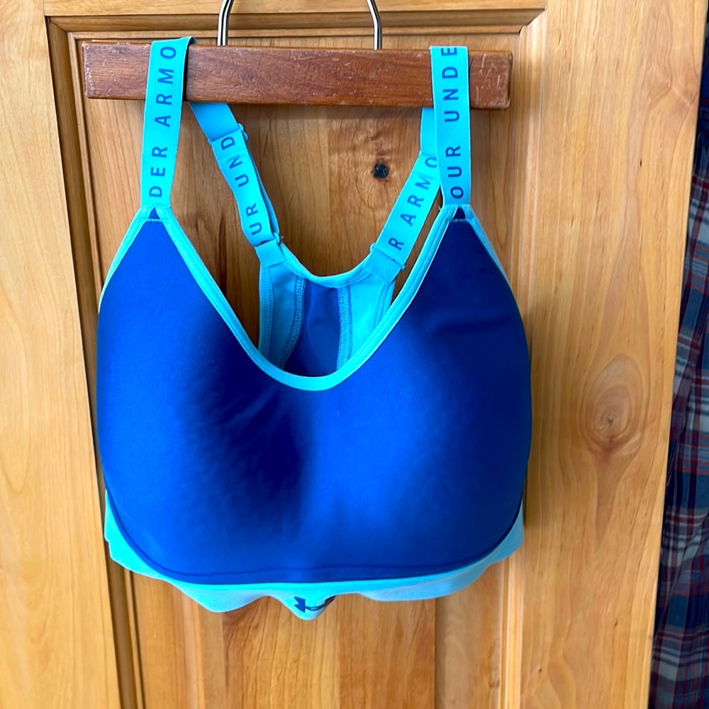 Women’s Under Armor sports bra